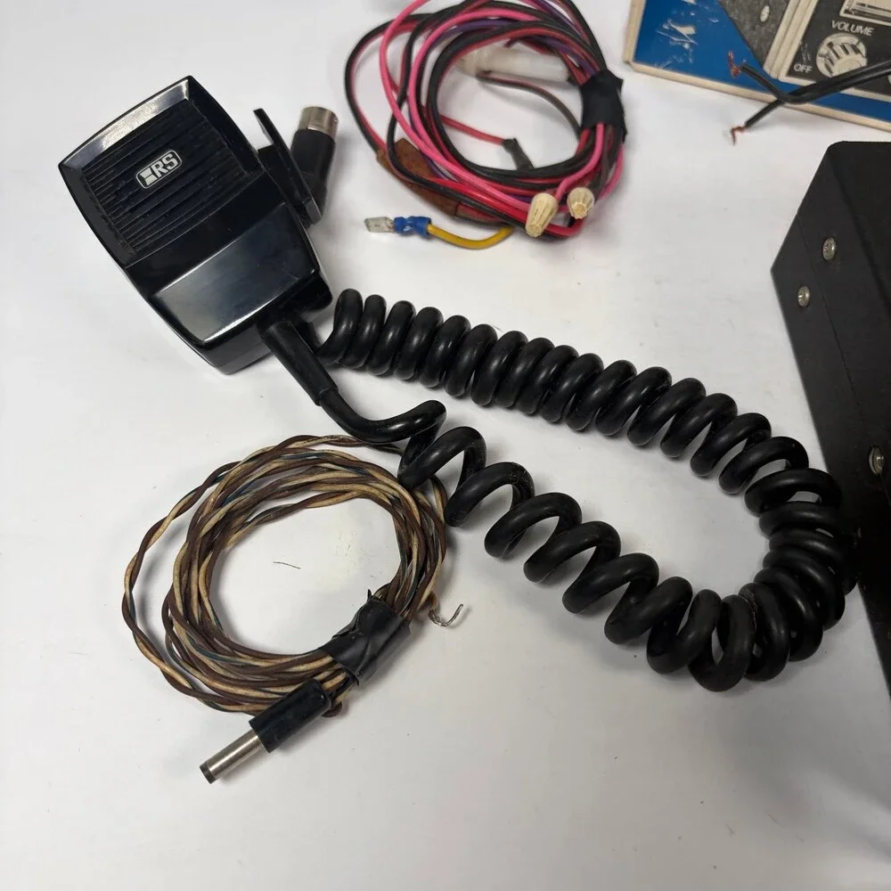 Untested Realistic TRC-52 23 Channel CB Transceiver Radio 21-142 with Mic & Box